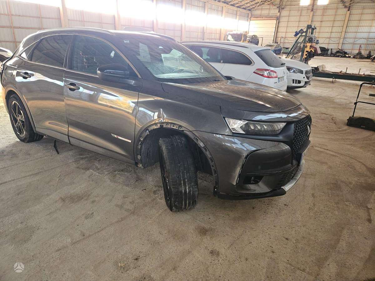 Citroen DS7 Crossback dalimis