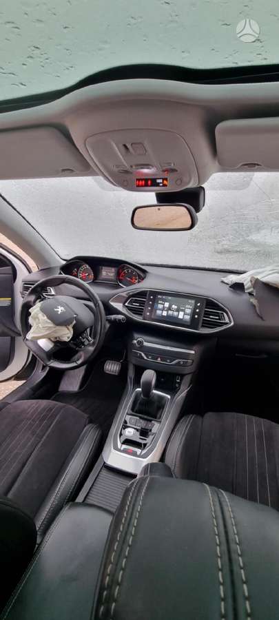 Peugeot 308 dalimis