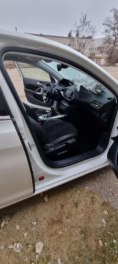 Peugeot 308 по частям