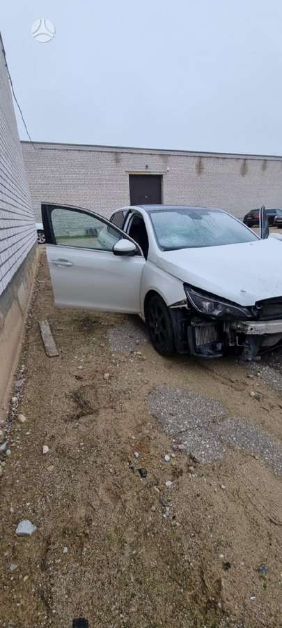 Peugeot 308 dalimis