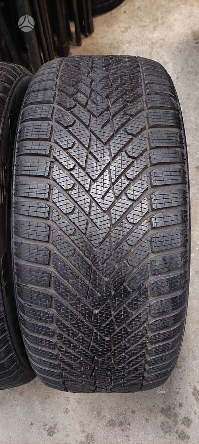 Pirelli, žieminės 255/40 R21