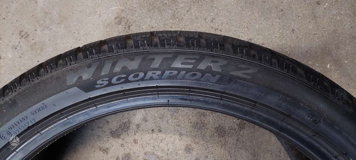 Pirelli, žieminės 255/40 R21