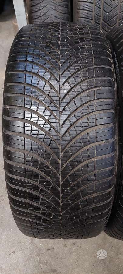 Goodyear, all-season 275/45 R20