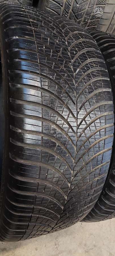 Goodyear, all-season 275/45 R20