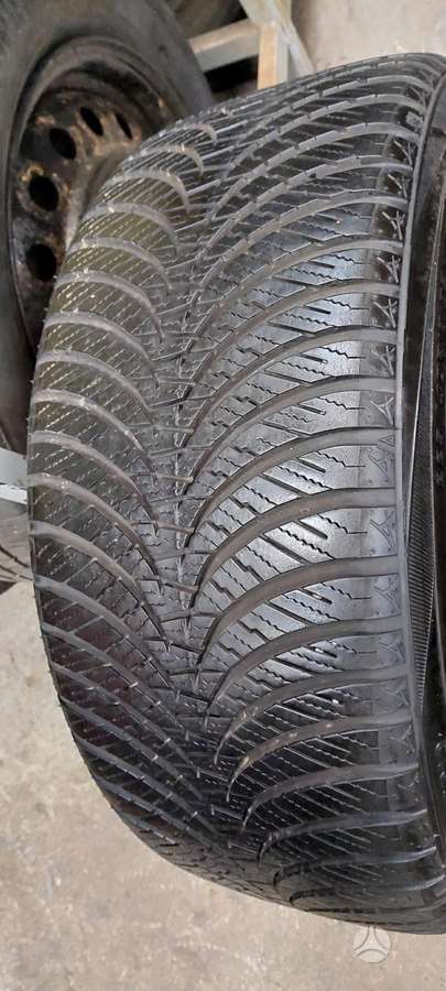 Falken, universalios 225/40 R18