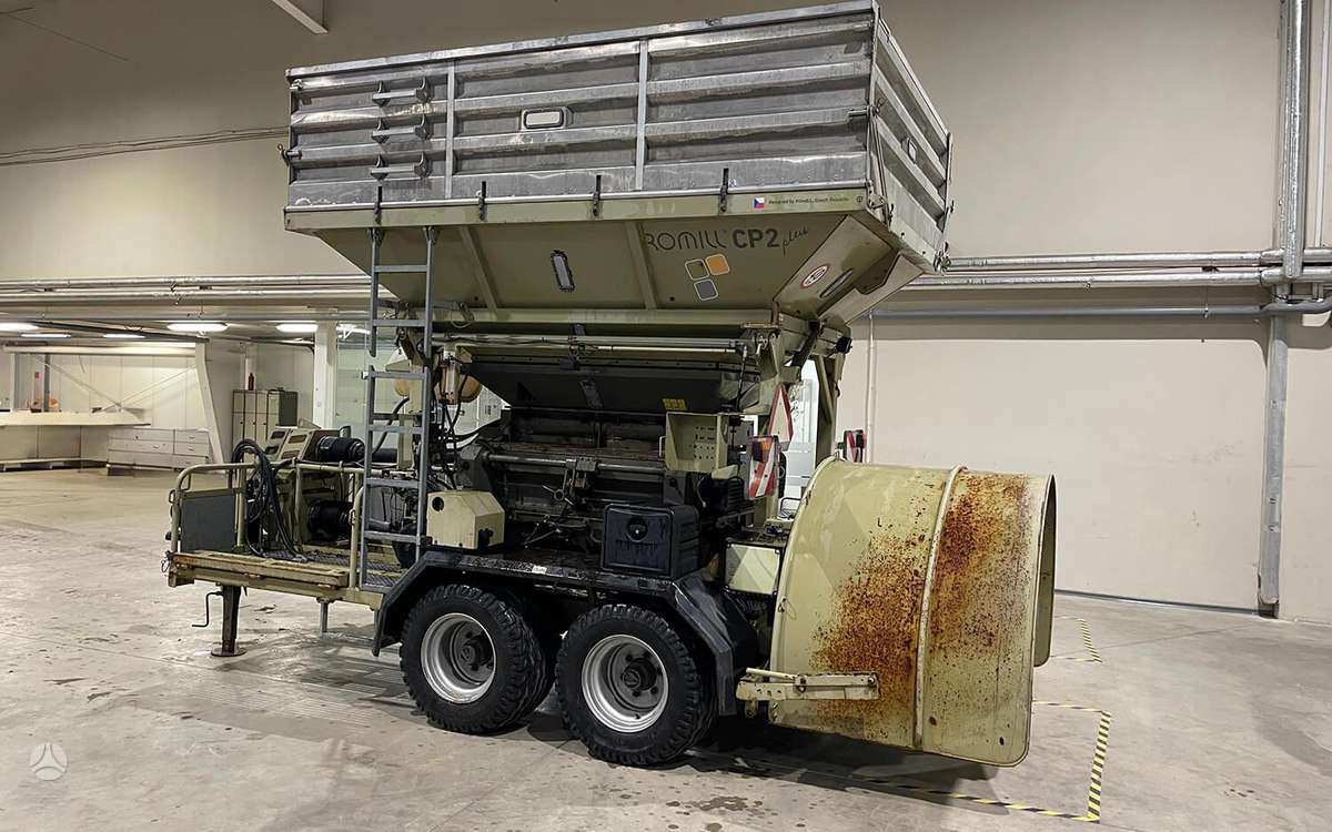 Romill Grūdų traiškytuvas, feed mixer / dispenser