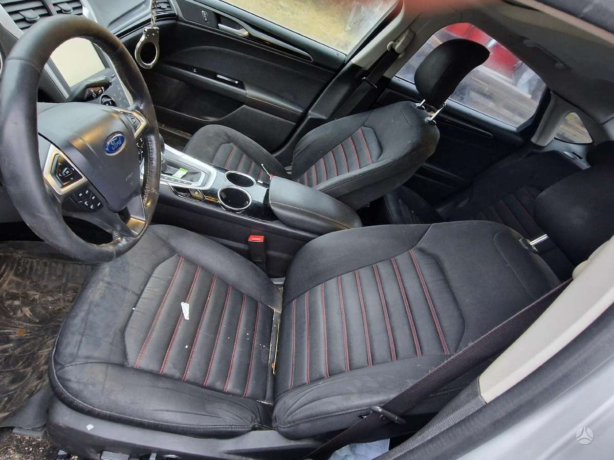 Ford Mondeo dalimis