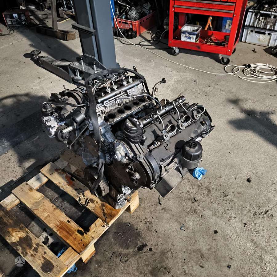 Jeep Grand Cherokee engine parts