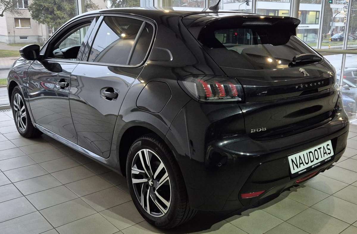 Peugeot 208 - 4