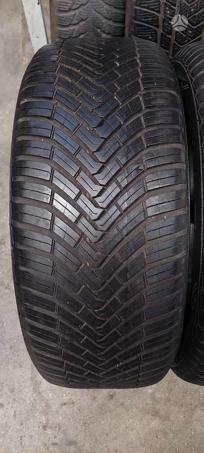 Continental, universalios 225/55 R16