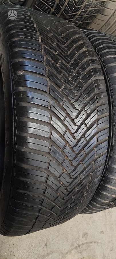 Continental, всесезонные 225/55 R16