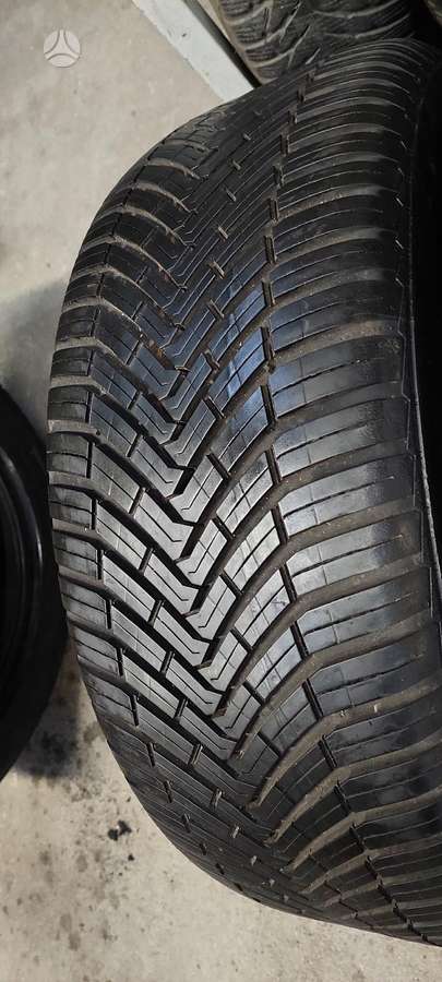 Continental, universalios 225/55 R16