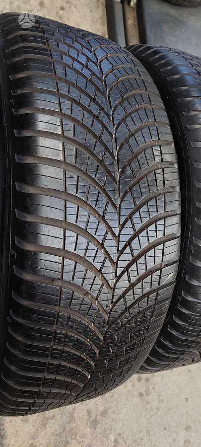 Goodyear, всесезонные 235/45 R20