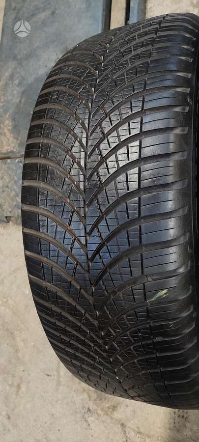 Goodyear, всесезонные 235/45 R20