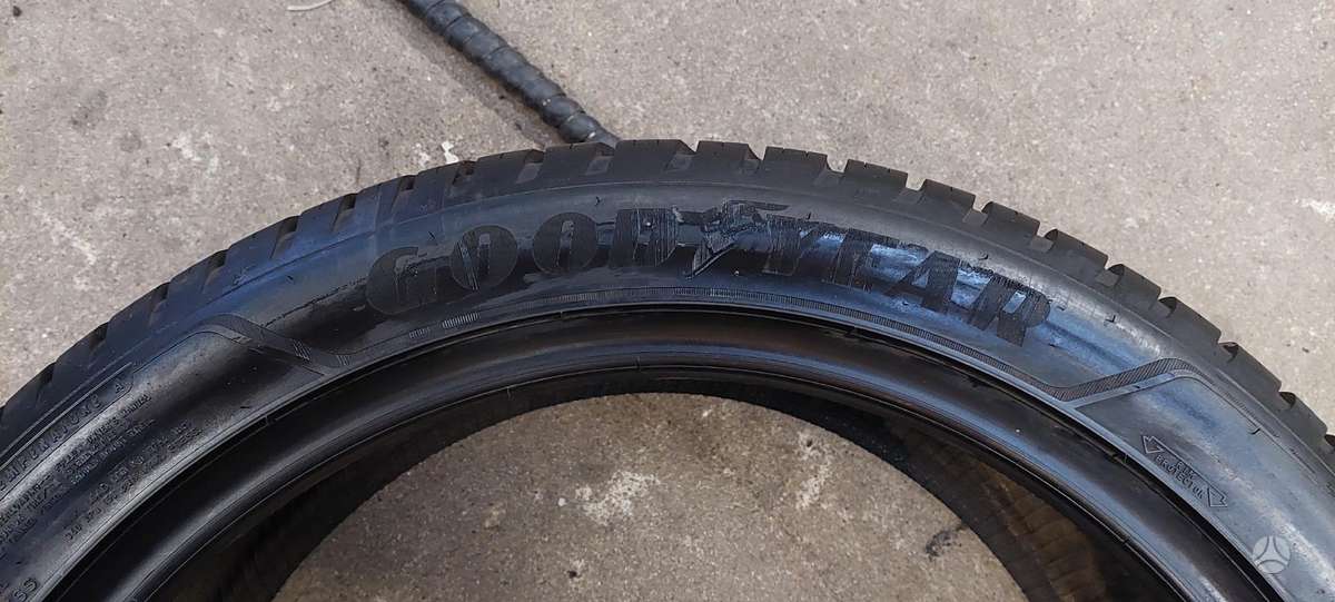 Goodyear, всесезонные 235/45 R20
