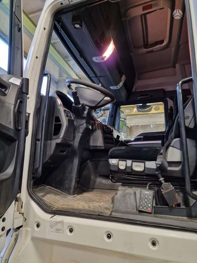 MAN TGX 18.480 retarder, single sleeper