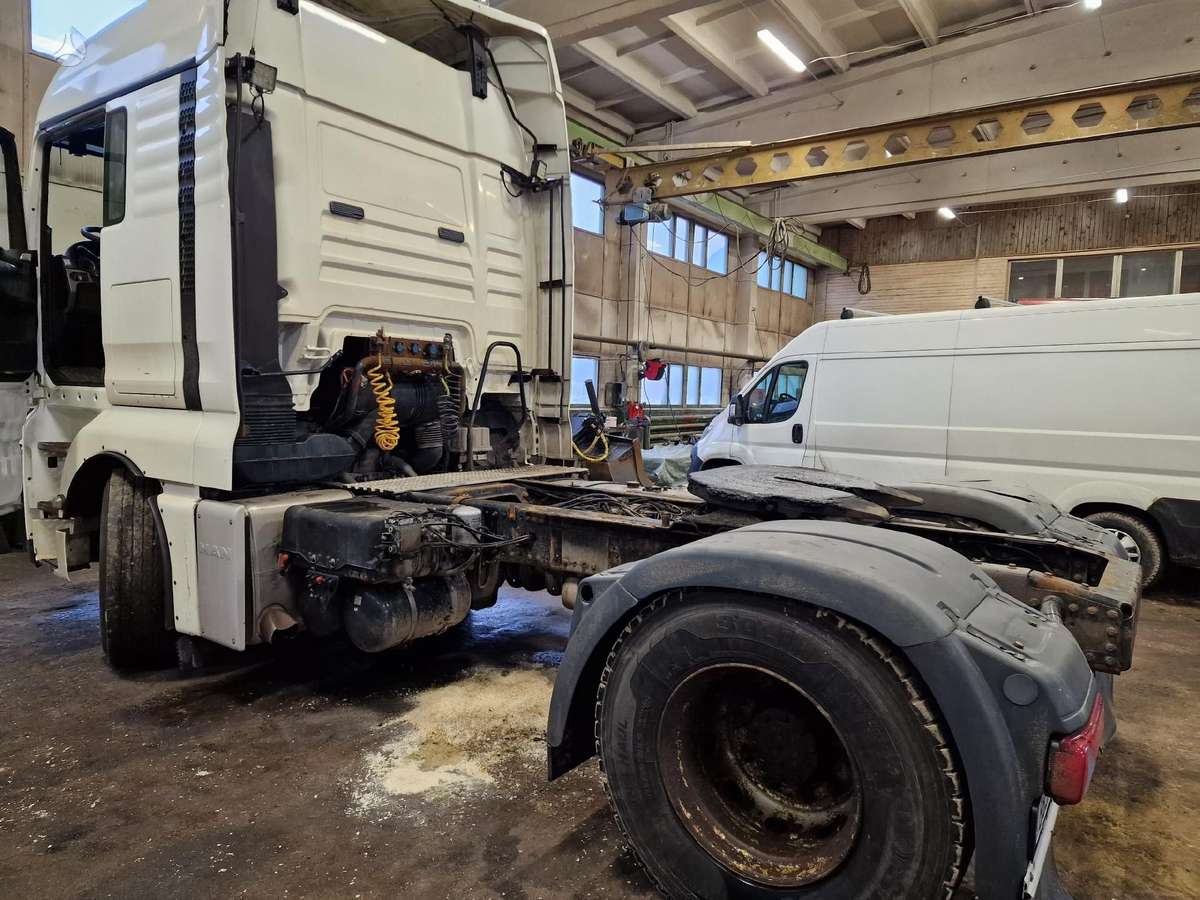 MAN TGX 18.480 retarder, single sleeper