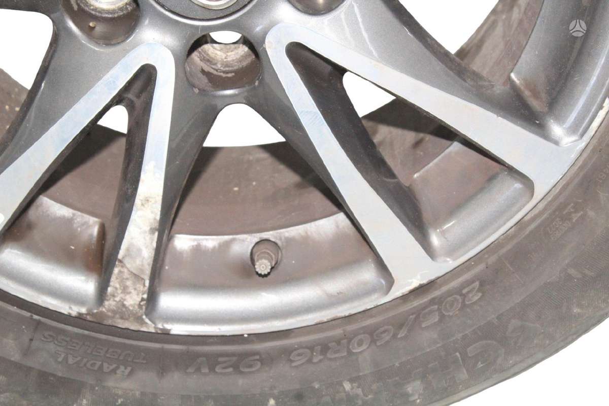 Toyota Verso, lengvojo lydinio, R16