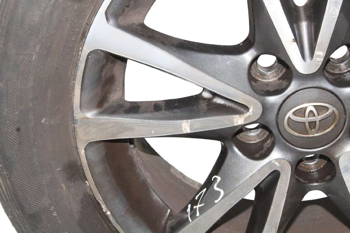 Toyota Verso, lengvojo lydinio, R16