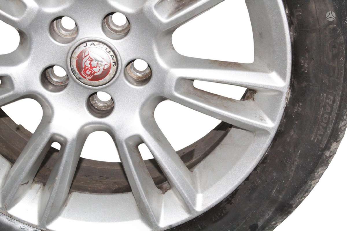 Jaguar XE, lengvojo lydinio, R17