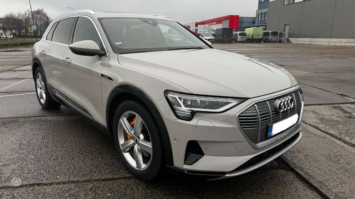 Audi e-tron, 95 kWh, off-road / crossover