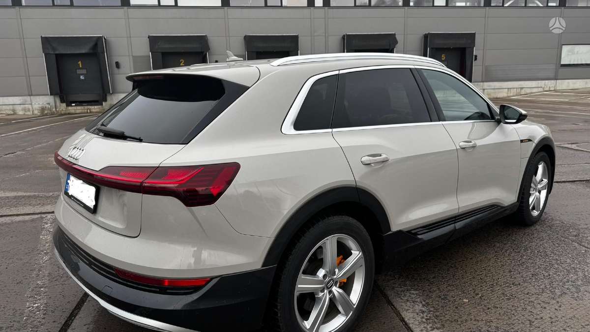 Audi e-tron, 95 kWh, off-road / crossover