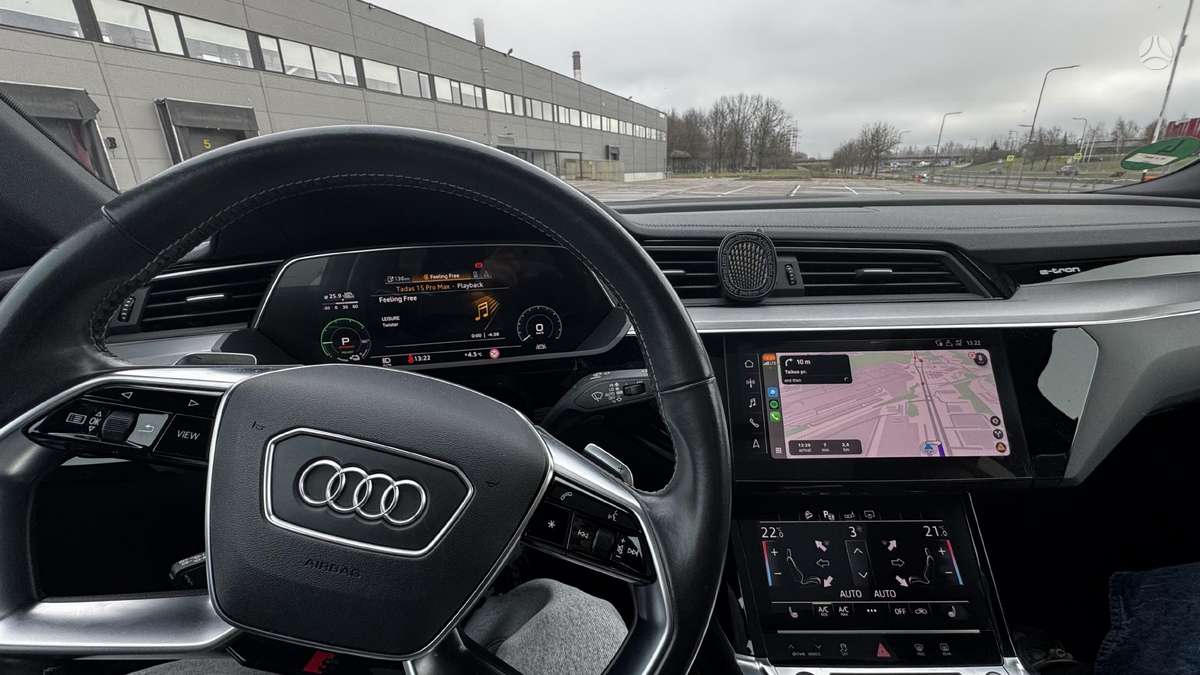Audi e-tron, 95 kWh, off-road / crossover