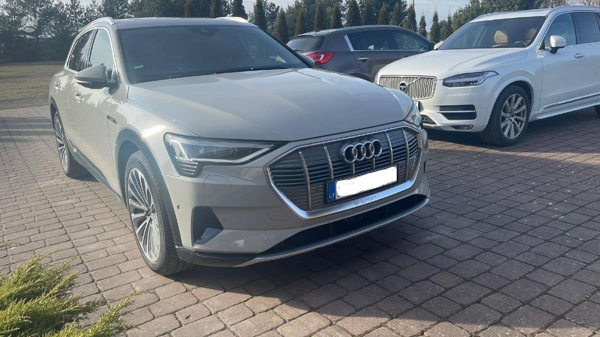 Audi e-tron, 95 kWh, off-road / crossover