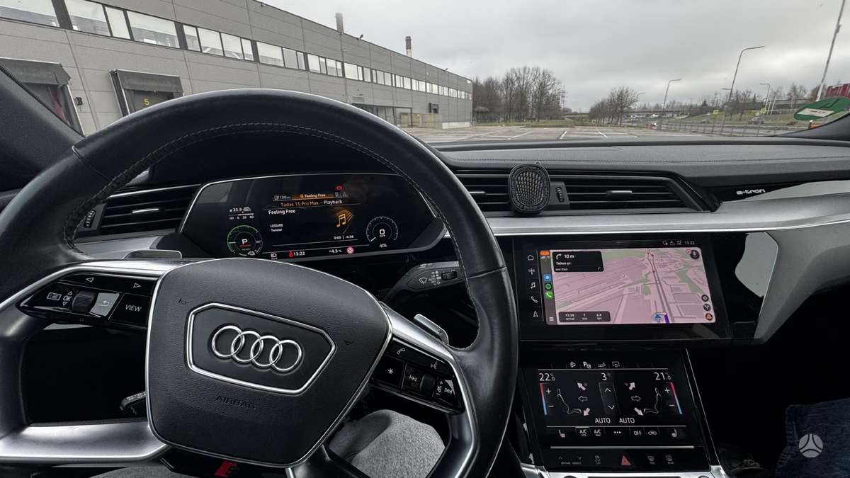 Audi e-tron, 95 kWh, off-road / crossover