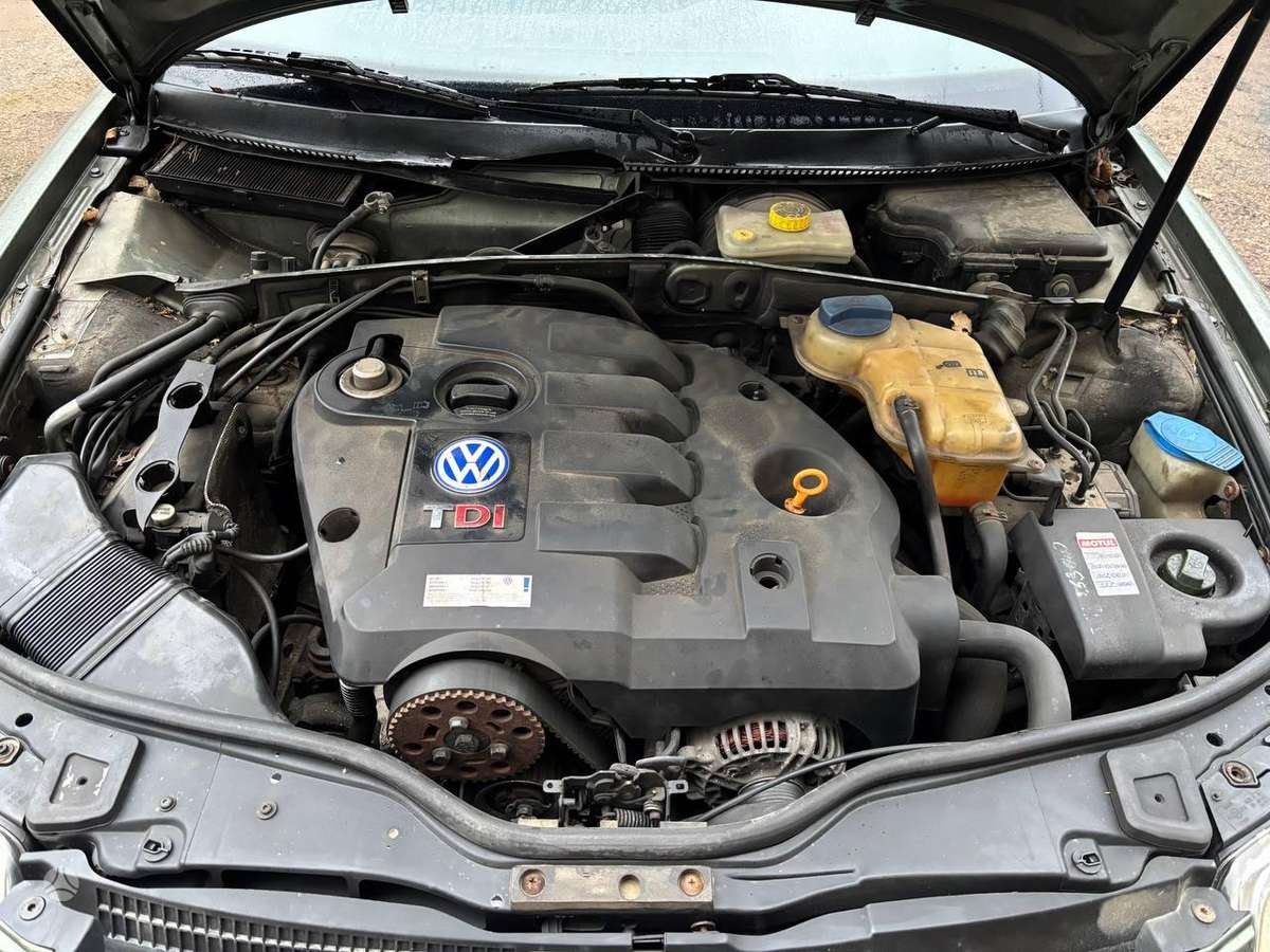 Volkswagen Passat for parts