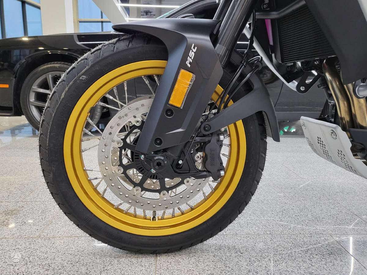 CFMOTO 800 Explore 799cc, touring / sport touring