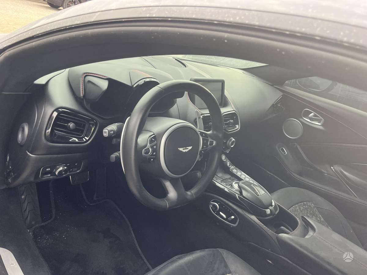 Aston Martin Vantage