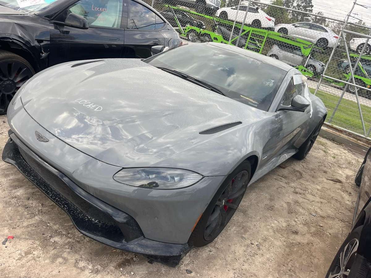 Aston Martin Vantage