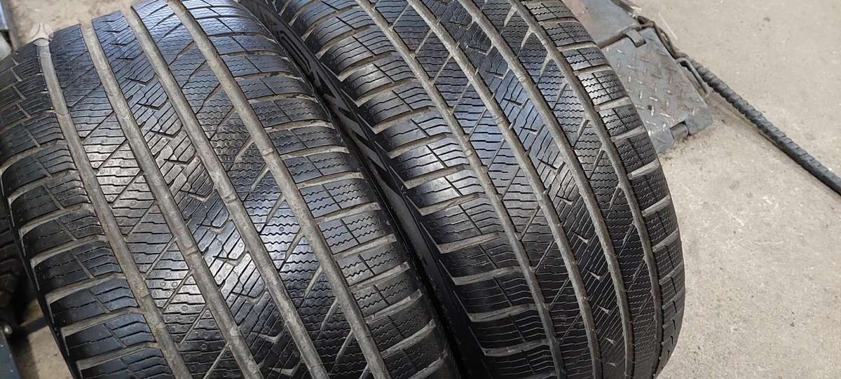Vredestein, всесезонные 235/40 R19
