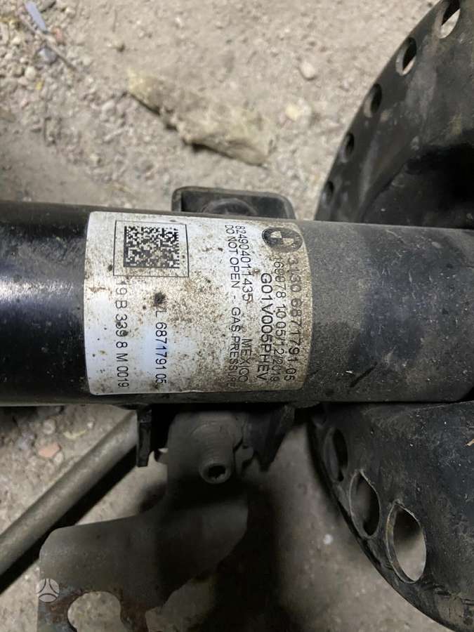 BMW X3 shock absorber, hubs