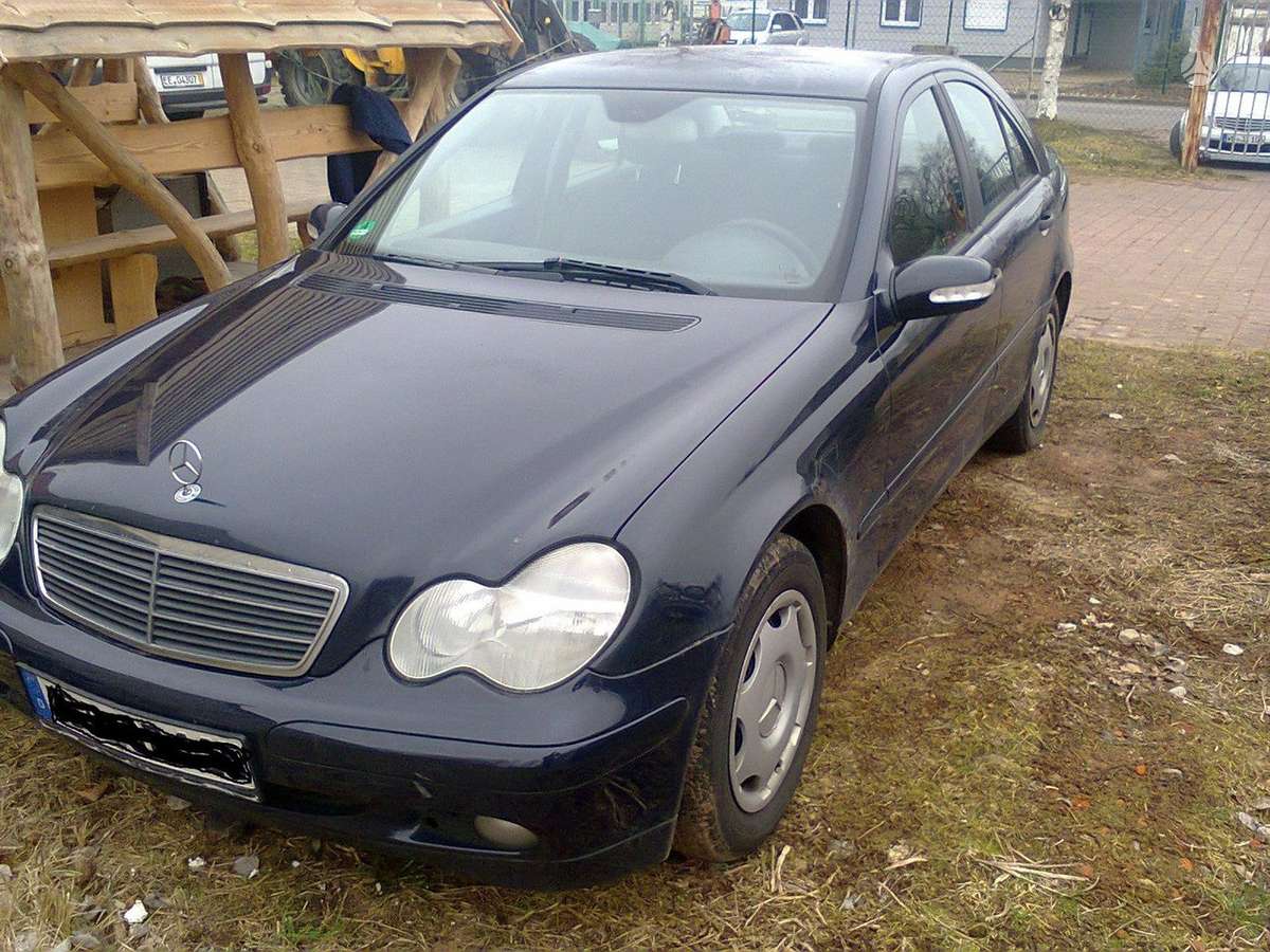 Mercedes-Benz C200 dalimis