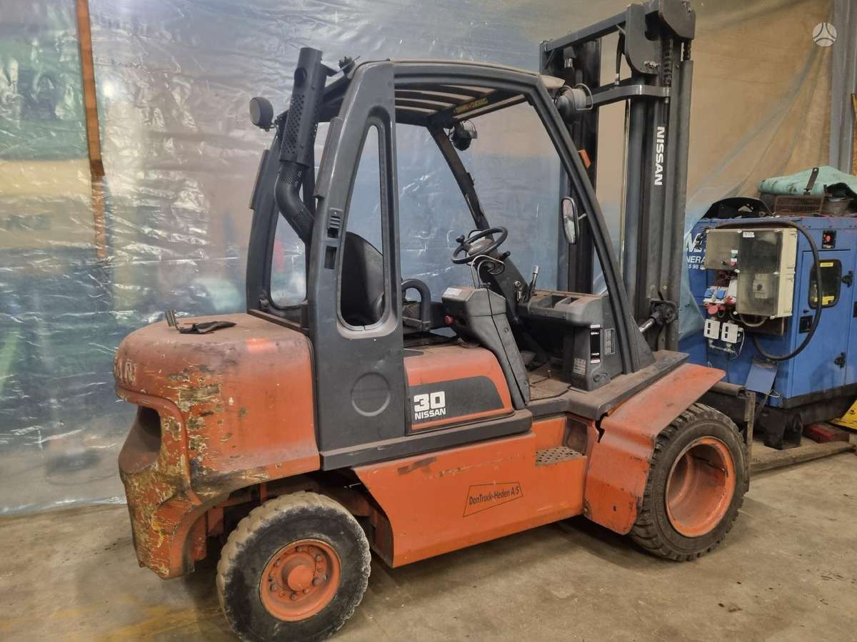 Nissan FGD02A300, forklifts