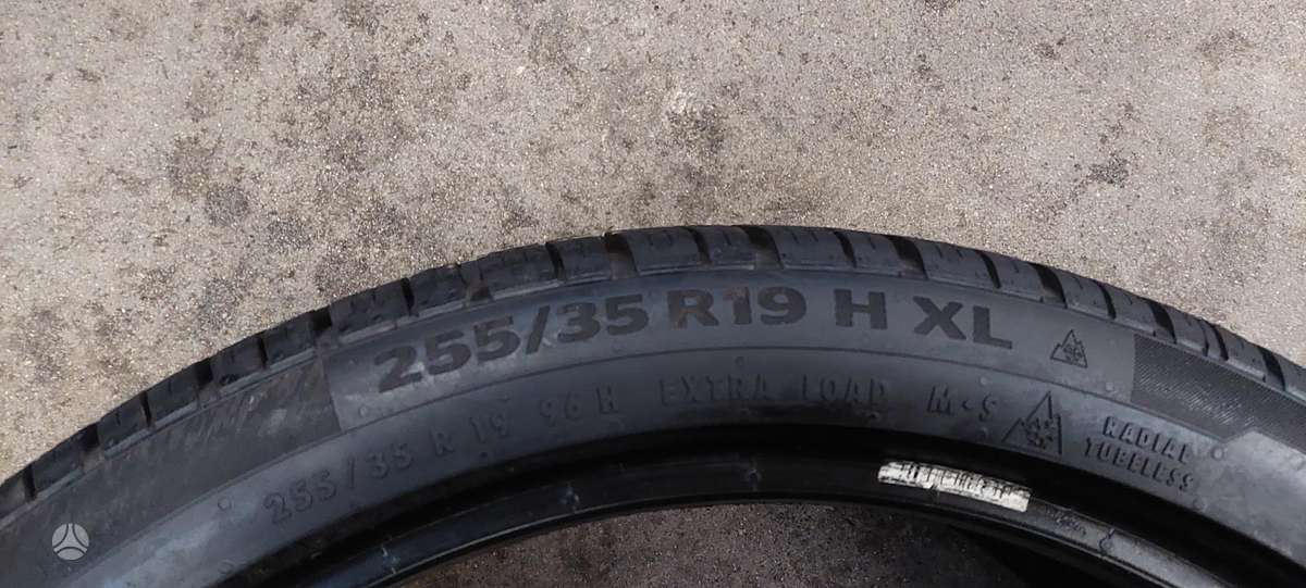 Continental, зимние 255/35 R19