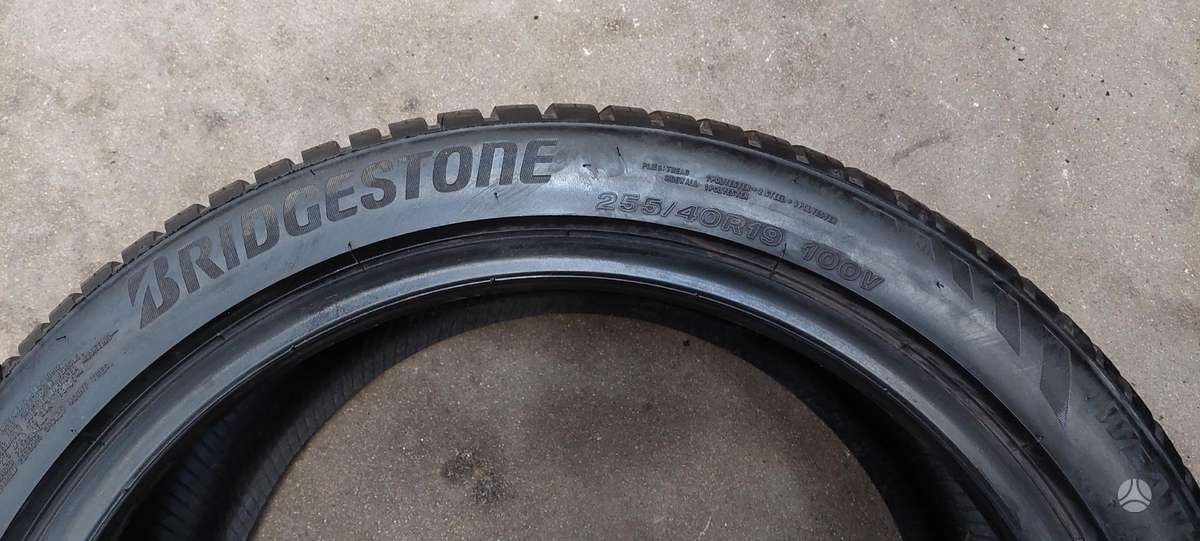 Bridgestone, universalios 255/40 R19