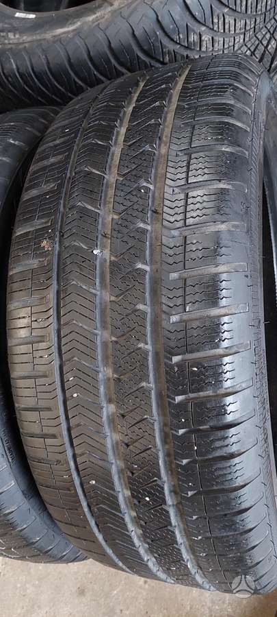 Vredestein, universalios 215/45 R18