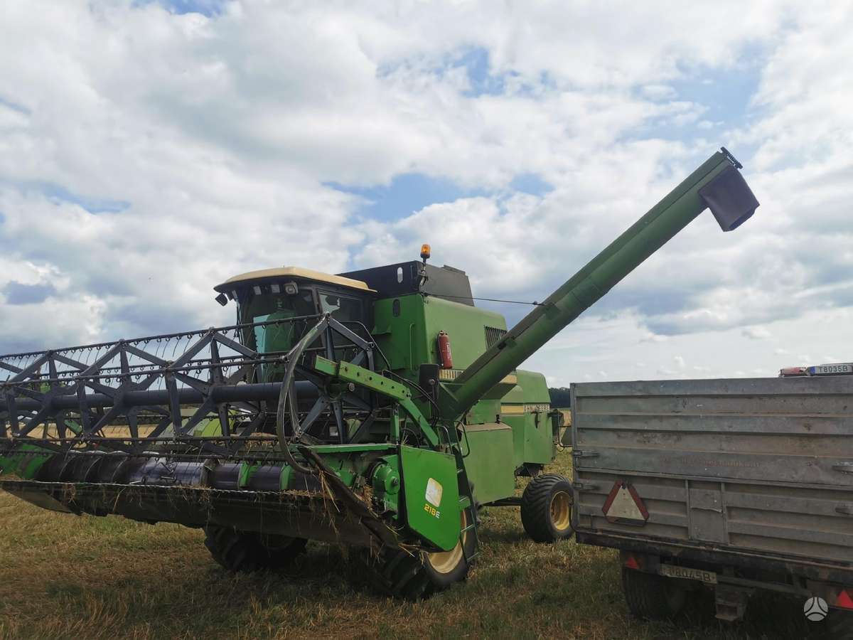 John Deere 1075, kombaini