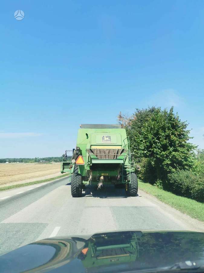 John Deere 1075, kombaini