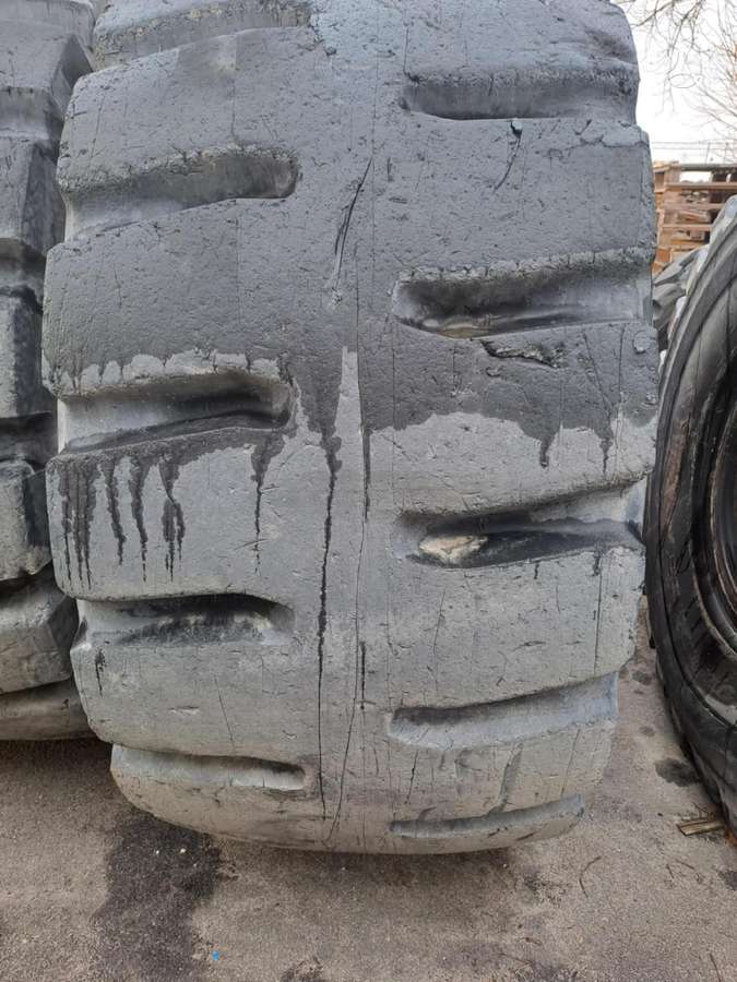 Bridgestone 35/65 R33
