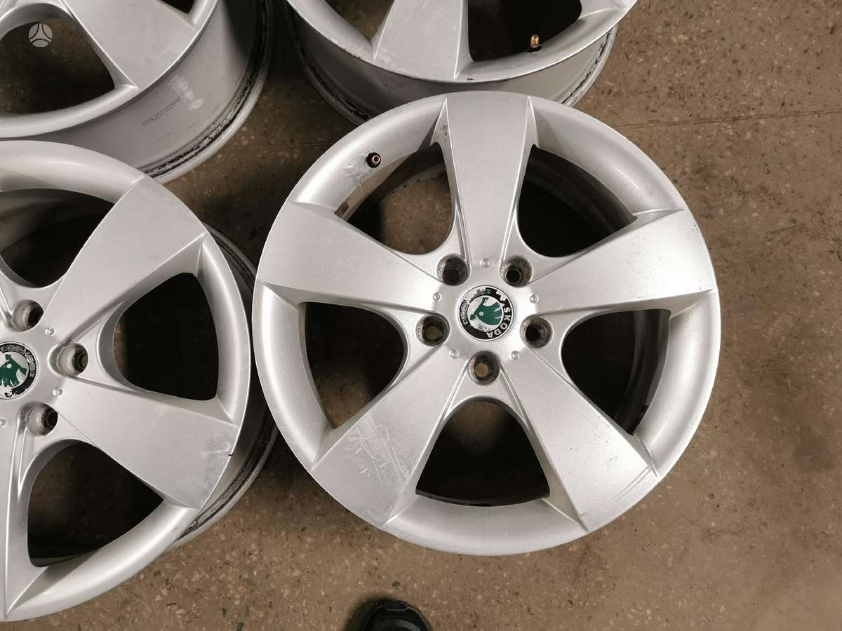 Skoda Super b, легкосплавные , R17