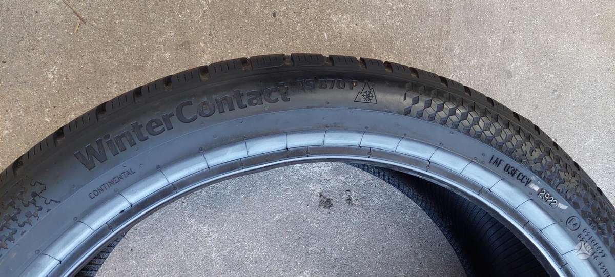 Continental, зимние 255/40 R21