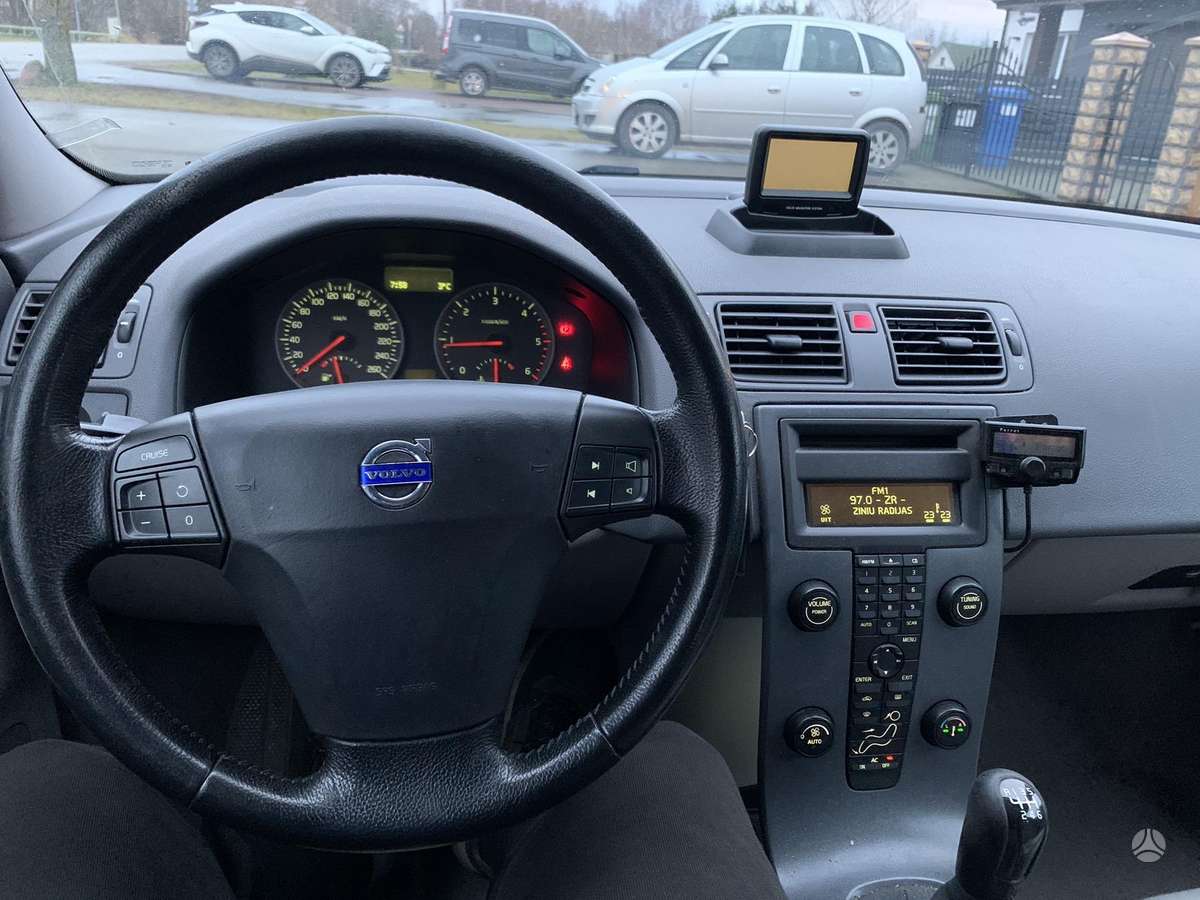 Volvo V50