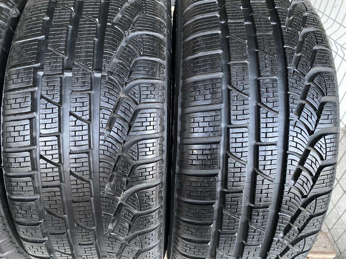 Pirelli Sottozero, winter 215/45 R18
