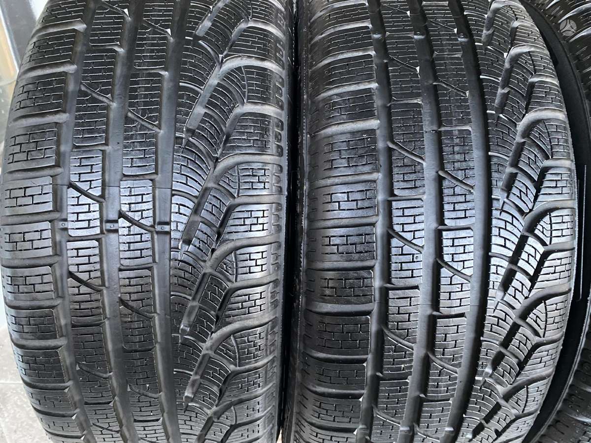 Pirelli Sottozero, winter 215/45 R18
