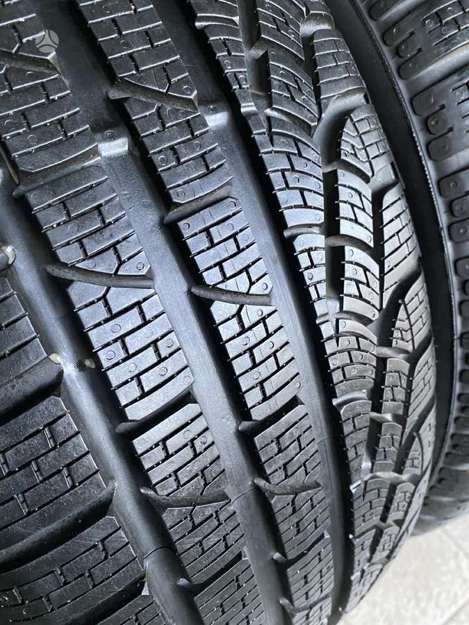 Pirelli Sottozero, winter 215/45 R18