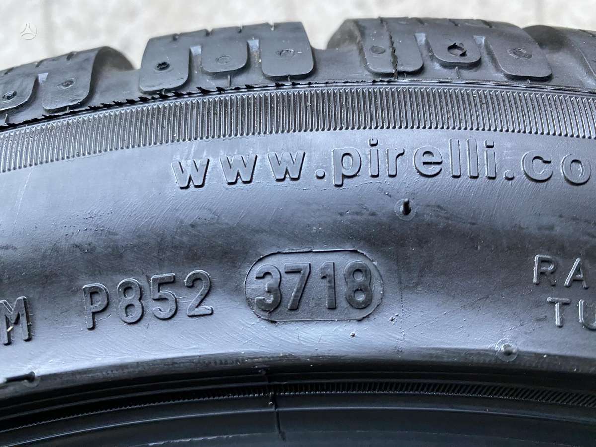 Pirelli Sottozero, winter 215/45 R18